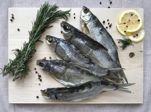 Пелядь вяленая крупная потрошеная: Вобла вяленая астраханская крупная