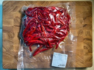 Сурские (ПШЕНИЧНЫЕ) Копченая колбаска (100 гр): Кальмар кольца со вкусом Том Ям