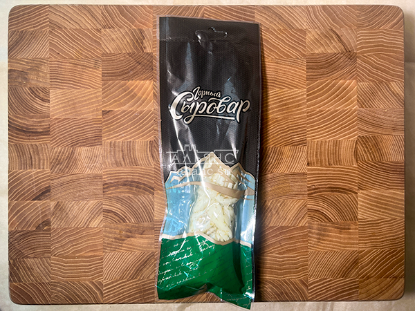 Сыр 100 гр ГОРНЫЙ СЫРОВАР (Косичка с укропом и чесноком) в Ярославле