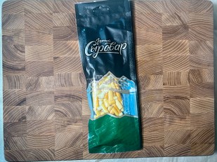 Вяленое мясо: Сыр 60 гр ГОРНЫЙ СЫРОВАР (Бочонок копчёный)