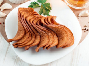 Диспенсеры для снеков: Ресторанные гренки с сметаной и зеленью